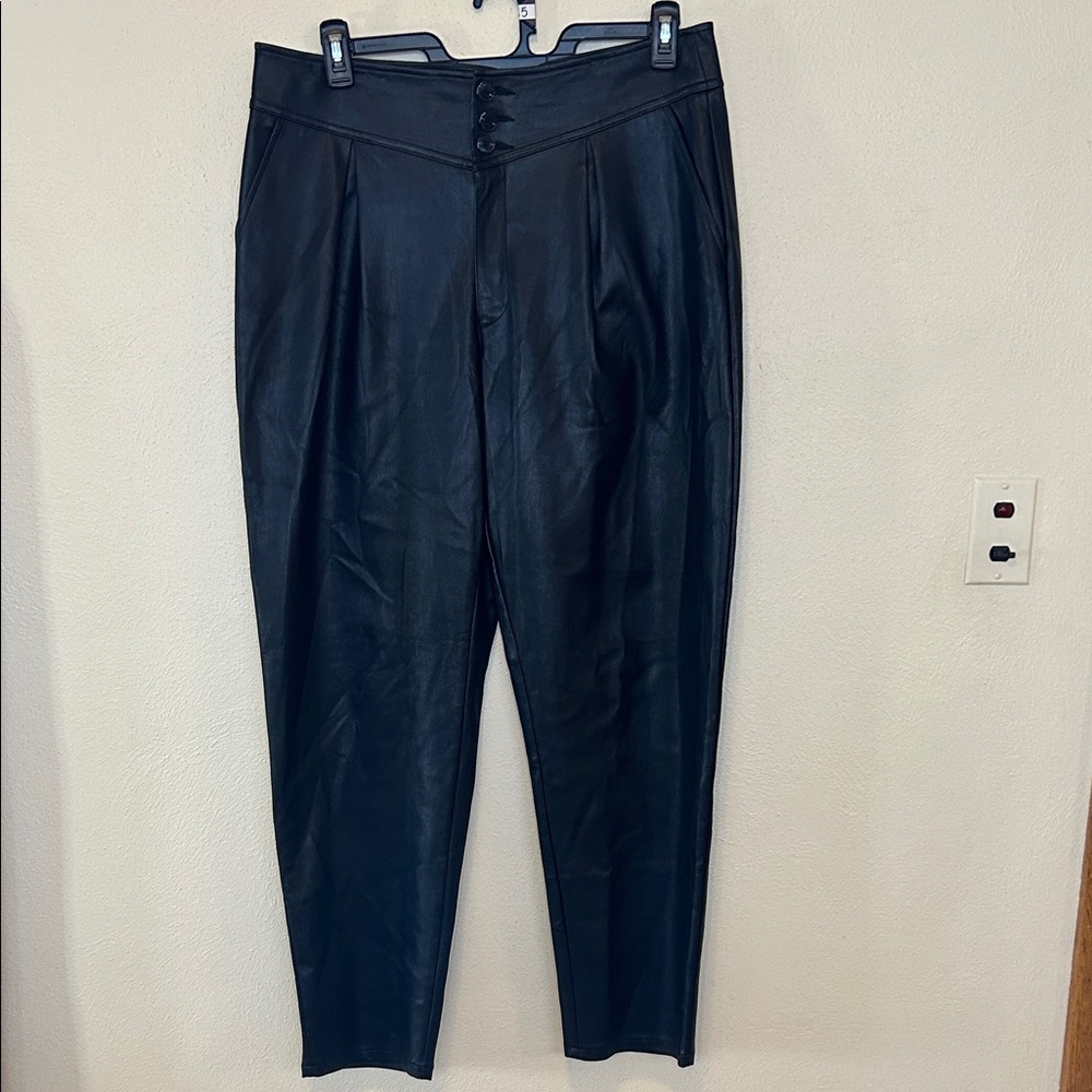 INC International Concepts Women’s Faux Leather Pleated Black Dress Pant Size 14